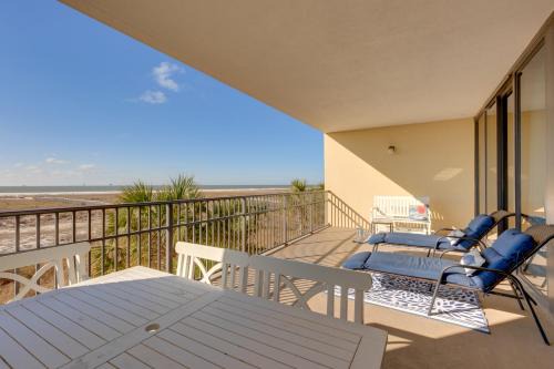 Beach Access & Boardwalk: Condo in Dauphin Island in Dauphin Island