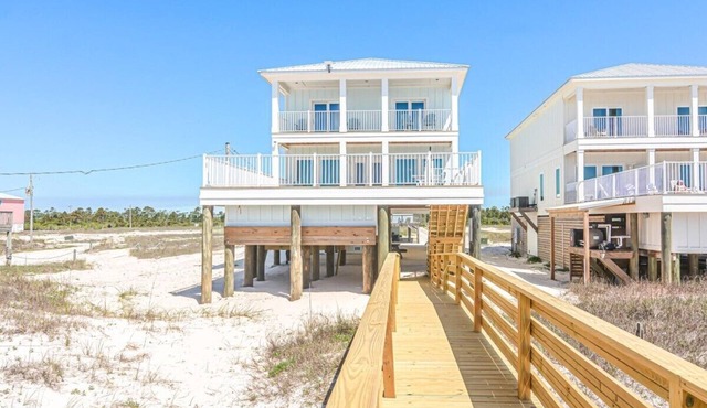 Beachfront House with Pool! 6 BR/6.5 Beachfront Paradise! in Gulf Shores