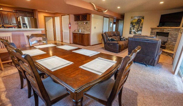 Bear Creek Lodge - Spa - Fire Table - 3min to Trails in Colorado Springs