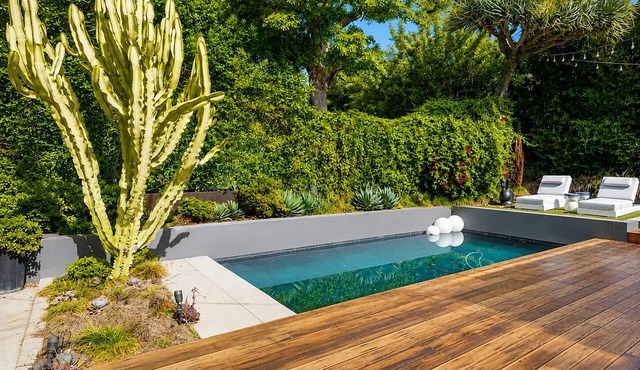 Beautiful 3 Bedroom house with AC in delightful Los Angeles