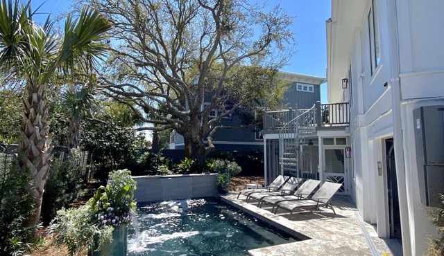 Beautiful 6 BR 5 BA Beach Rental | Pet Friendly