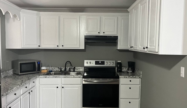 Beautiful home with country setting in Moss Point