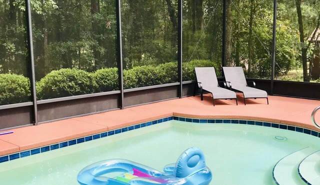 Beautiful Oasis with pool, walking distance from Rainbow river in Dunnellon