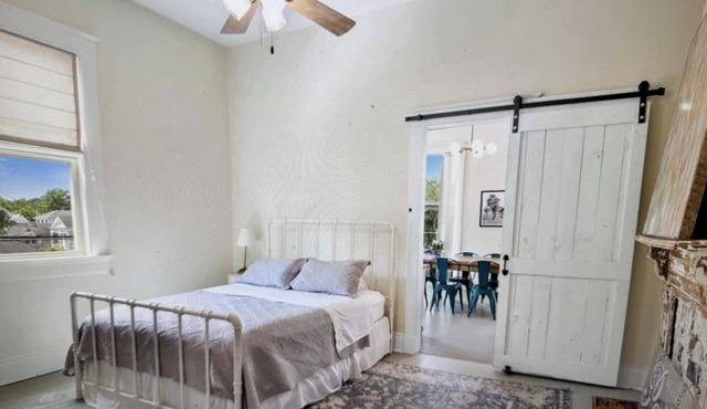 Beautiful upstairs apartment for rent monthly near Audubon park