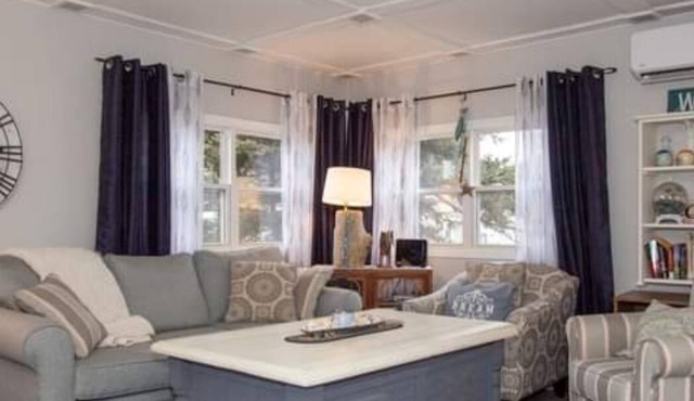 Beautiful Waterview 2 Bedroom Cottage in Amherst