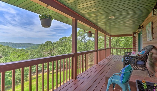 Beaver Lake Home w/Game Room, Boat Slip & Views!