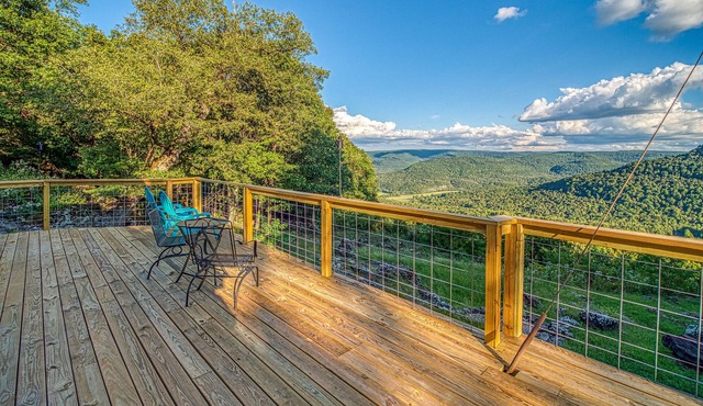 Best View! Beautiful Ozarks cabin ON rim of AR Grand Canyon! Many new updates