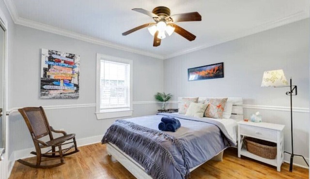 Bexley~Pet Friendly with Yard~Easy Walk to Park Circle + 15 Minutes to Downtown