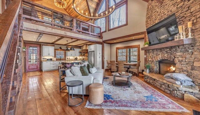 Blue Ridge Escape | Luxury Mtn. Cabin near Lake BR in Blue Ridge