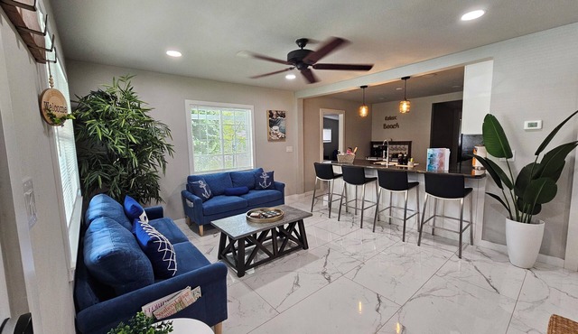Book now, and make memories that will last a lifetime in the heart of Sarasota!