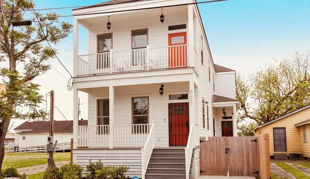 Bright 3BR Upper St Claude/Bywater Adjacent-2mi to French Quarter and Frenchmen