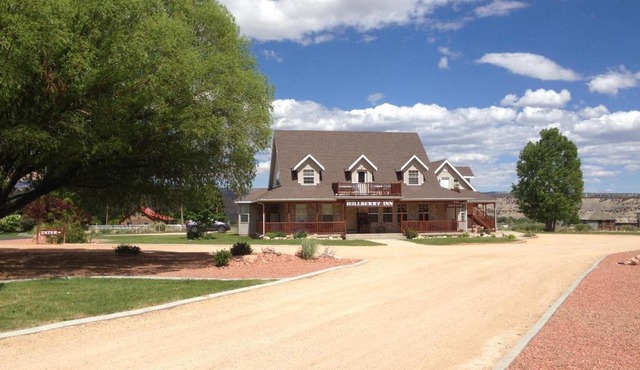 Bullberry inn Bed & Breakfast in Tropic