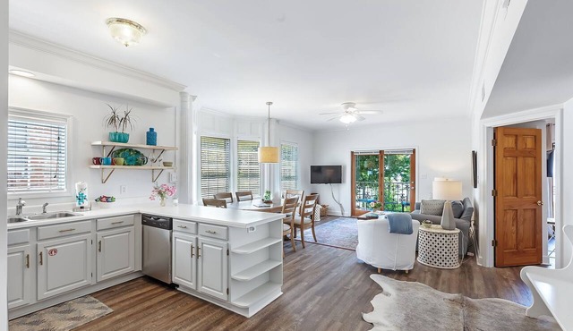 Camellia at Jubilee Suites Bed & Breakfast. 2K/2B. in Fairhope