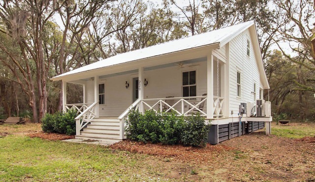 Carvin Cottage - Cozy 2bdr with Loft- 4 Passenger Golf Cart Included