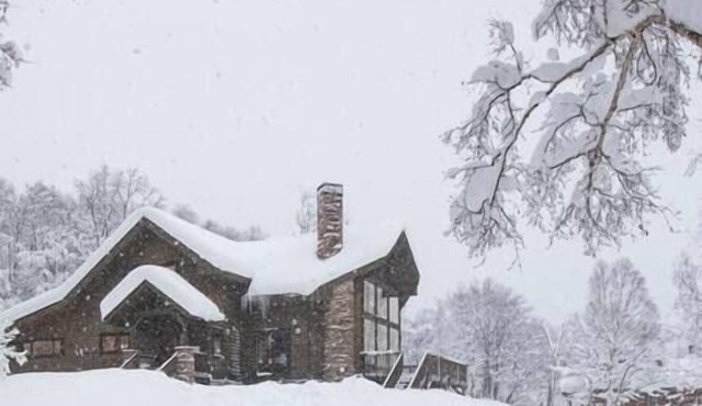 Casa La Mount | 4BR Annupuri Chalet | Views & Near Ski Resort in Niseko