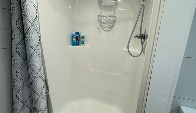 Charming 2-bedroom pet friendly mobile home in brilliant Courtland with WiFi, AC