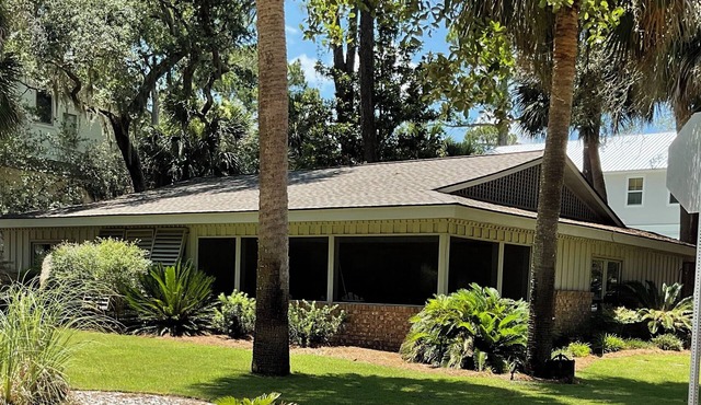 Charming 3-bedroom cottage in South Forest Beach in Hilton Head Island