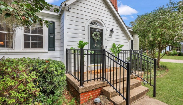 Charming 4-Bedroom Home, Walk to Downtown Beaufort & Bay Street, Perfect for Families!