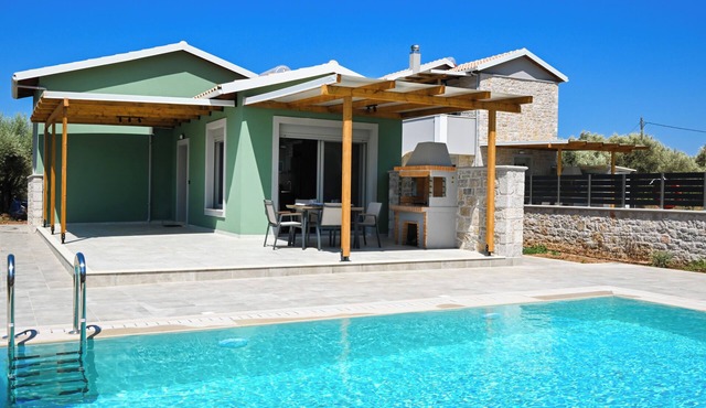 Charming Halipoma Laertes Villa close to Lefkada town & Ai Giannis beach in Lefkada