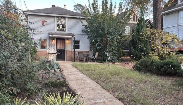 Charming two bedroom Central Gardens carriage house in amazing Memphis in Memphis
