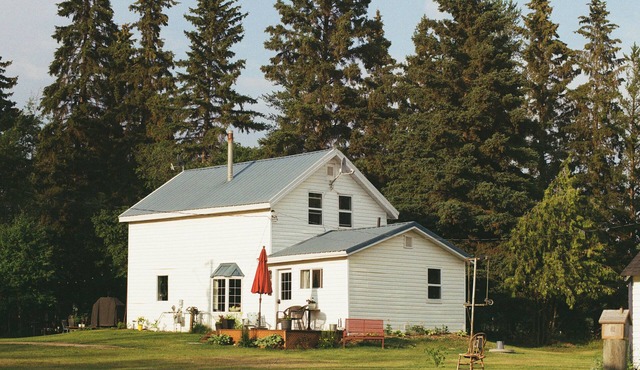 Charming Vintage Rabbit Farmhouse Escape in Rochester