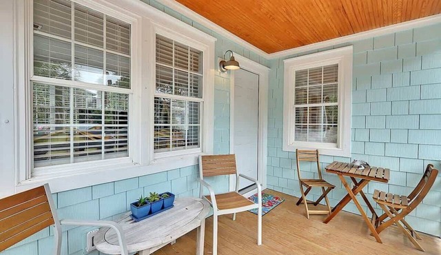 Classic Folly Cottage