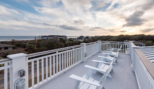 Coastal Manor~ 6 bdrm, across from ocean, Ocean Views!, Private Pool and Hot Tub, Elevator!