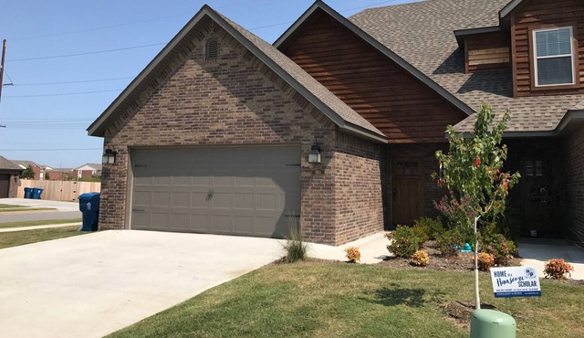 Convenient location, Close to all things Bentonville. Trendy Restaurants, Shops,