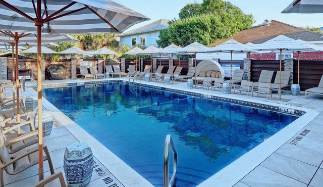 Cottage Near Forsyth Park, Heated Pool Access