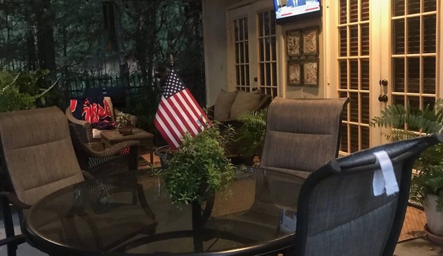 Cozy 1-bedroom 1 bath guest house 5 minutes from Ole Miss Campus in Oxford