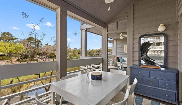 Cozy 3BR/3.5 BA Retreat - Neighborhood Pool! access included!