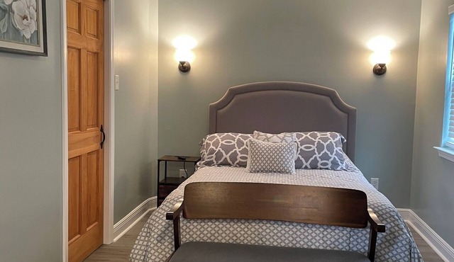 Cozy and Private1-bedroom guesthouse in Metairie with WiFi and other amenities