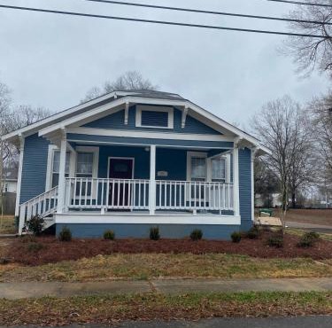 Cozy Chestnut Cottage- Downtown favorite! in Tupelo