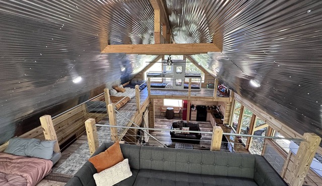 Cozy Cottage on the Caddo River