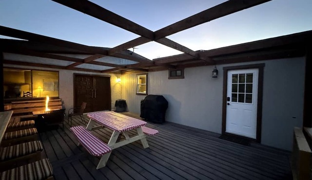Cozy Creekside Cottage with Deck and Fire Pit in Camp Verde, Arizona in Camp Verde