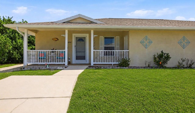 Cozy duplex, dog friendly & close to everything in Englewood