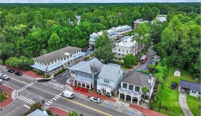 Cozy Old Town Bluffton Flat, close to Hilton Head