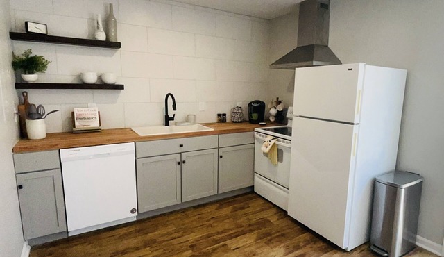 Cozy townhome just 10 mins to downtown! in Charleston