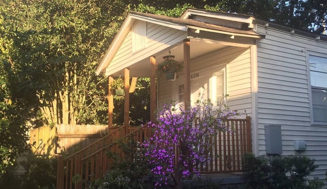 Creole Guest Cottage, Steps To Magazine St. in New Orleans