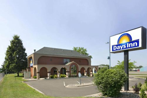 Days Inn by Wyndham Willmar in Willmar