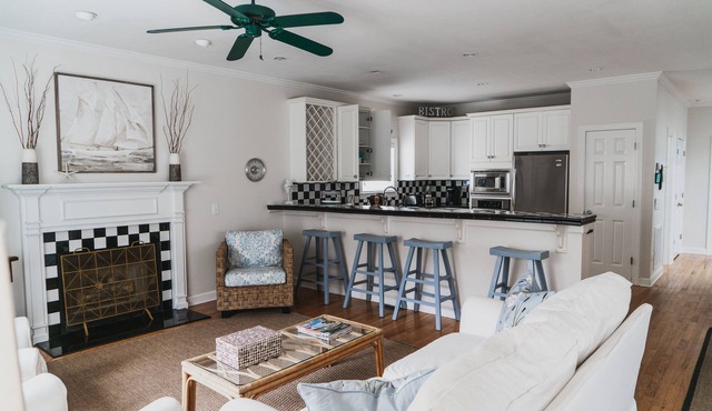 Delightful Home with full Grand Pavilion Pool access - steps to the beach