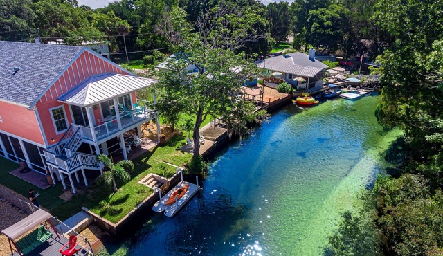 DIRECT WEEKI WACHEE RIVERFRONT! KEY WEST PARADISE! in Weeki Wachee