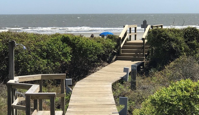 Discover Kiawah and Fall in Love! OCEANFRONT VILLA