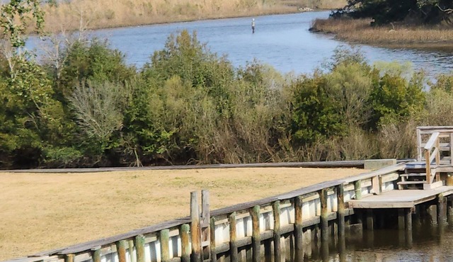 Dock and boat launch stunning views from upper deck also has elevator in Sulphur