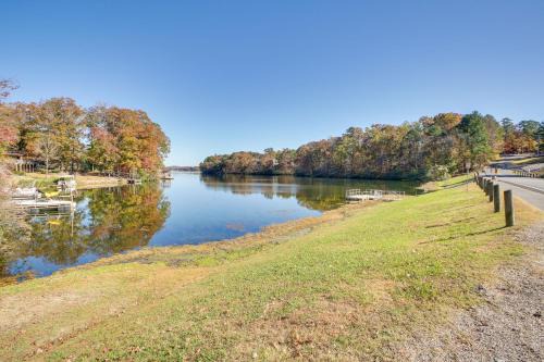 Dog Friendly! Hot Springs Condo w/Private Balcony