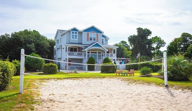 Duck Location! Volleyball, Pool, Game Room & More