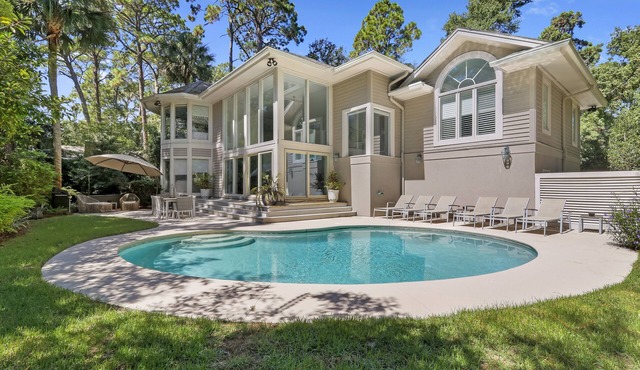 Elegant 5th row beach home with a private pool.
