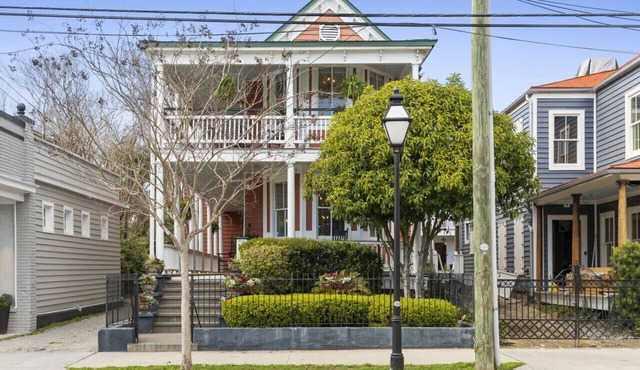 Entire 4 Bedroom Historic Charleston House