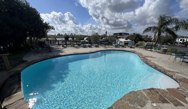 Entire building, unique waterfront Villa. in New Orleans