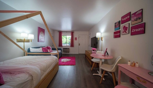 Everything is better in PINK! in Eureka Springs